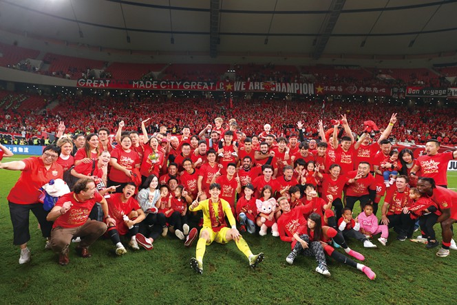 《习近平在上海》在上港引起热烈反响